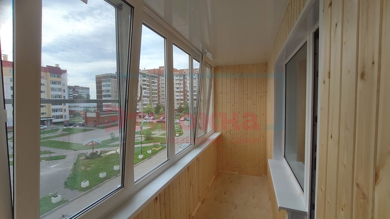 Остекление балкона от компании Эти Окна по адресу Гайдара, 27